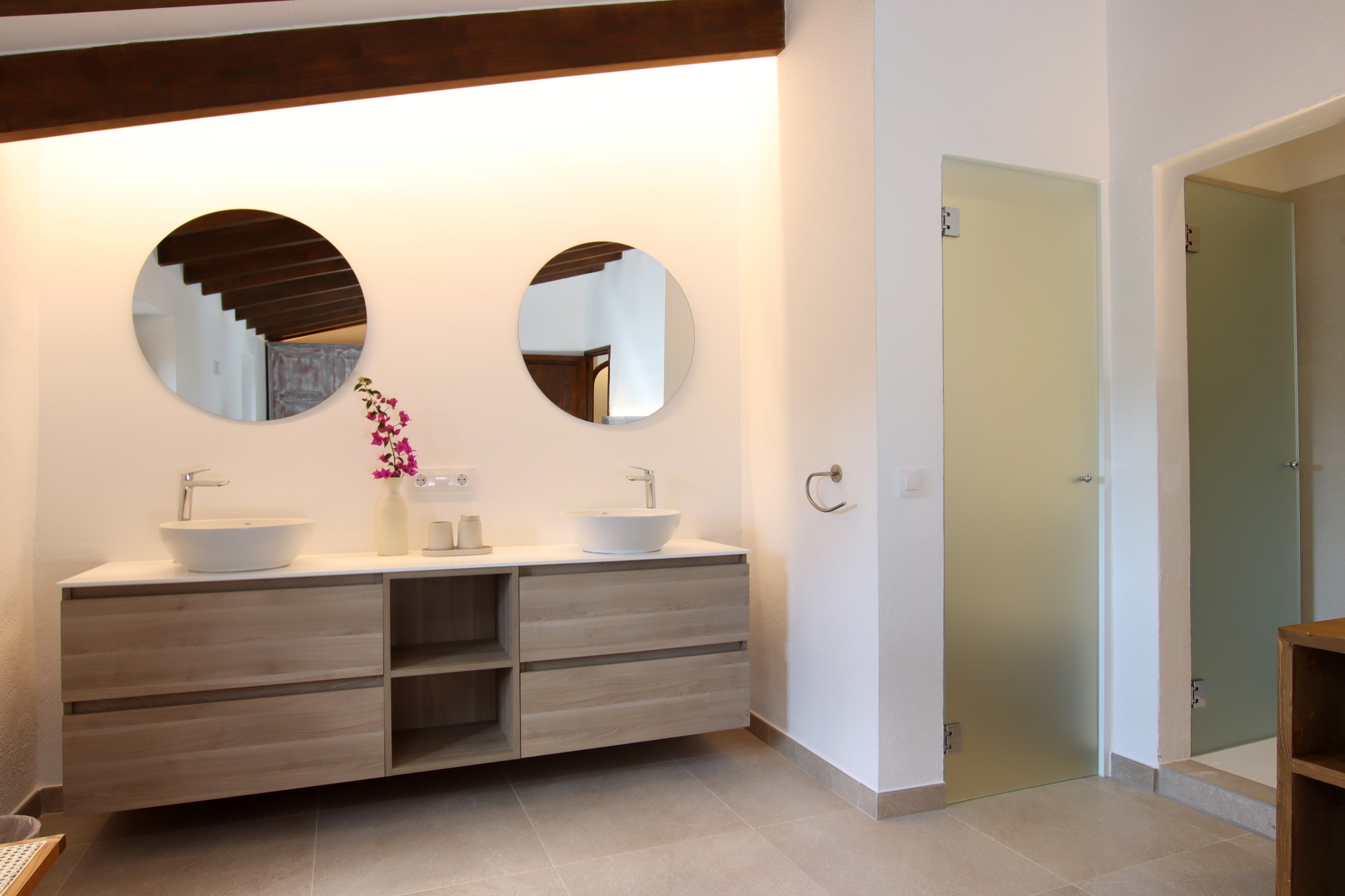 Double sink bathroom