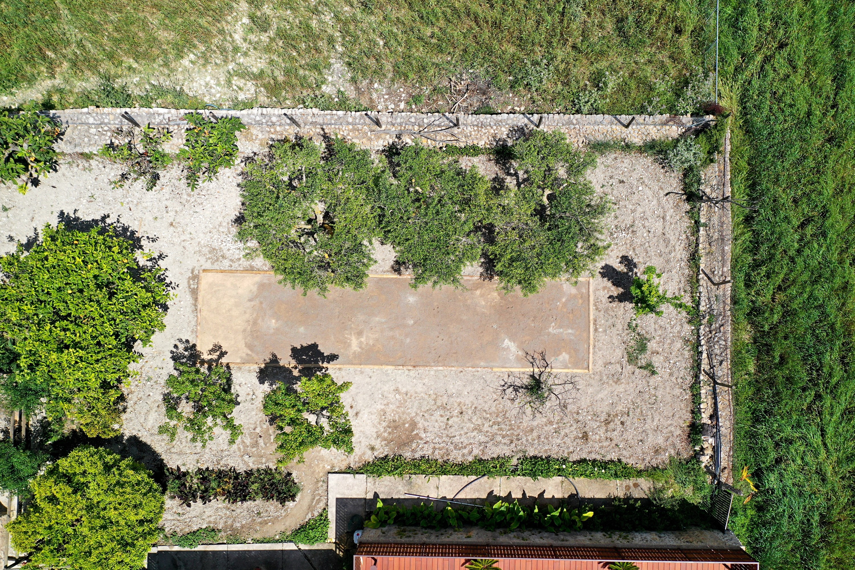 Estate grounds and entrance